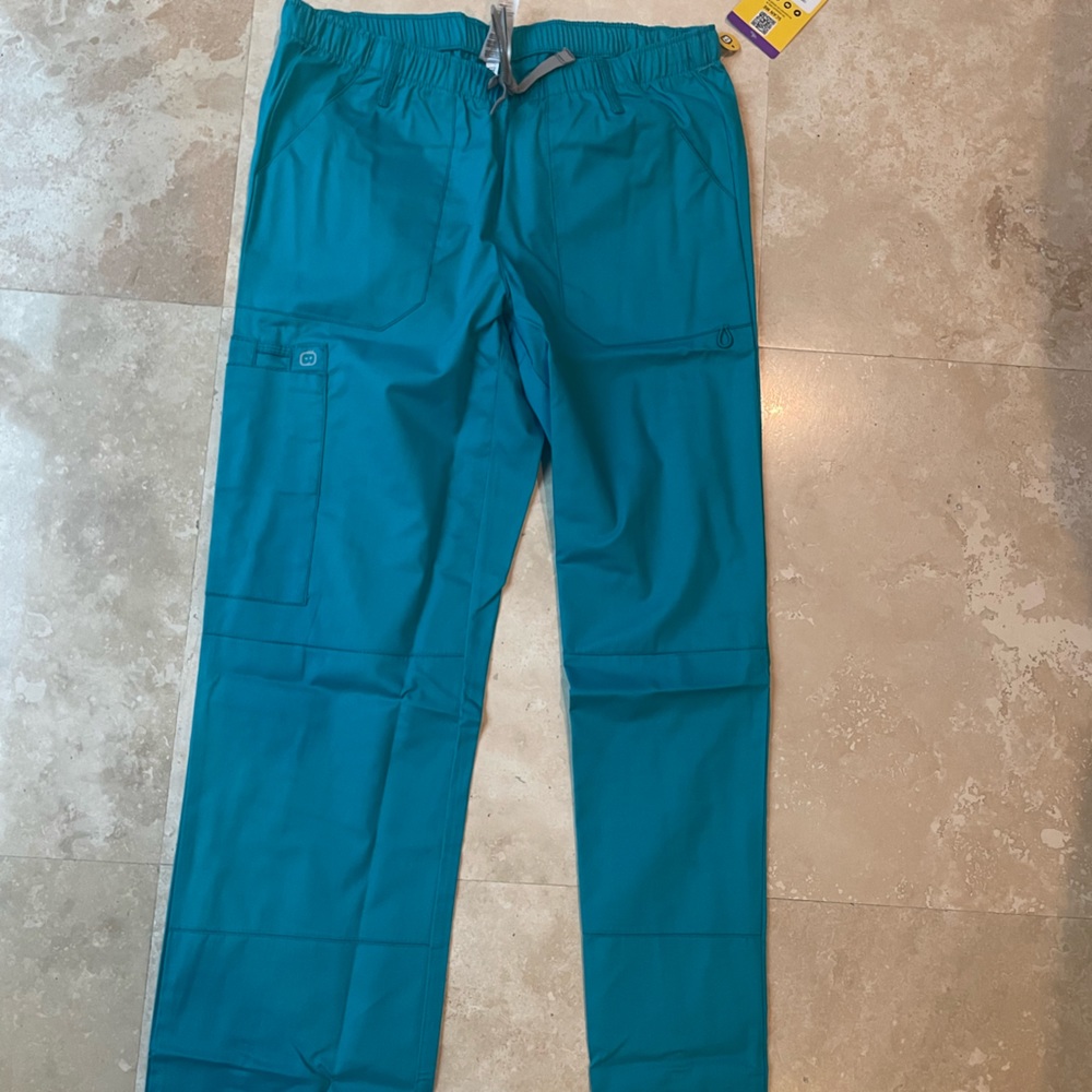 Wonderwink teal scrubs in SMALL tall!